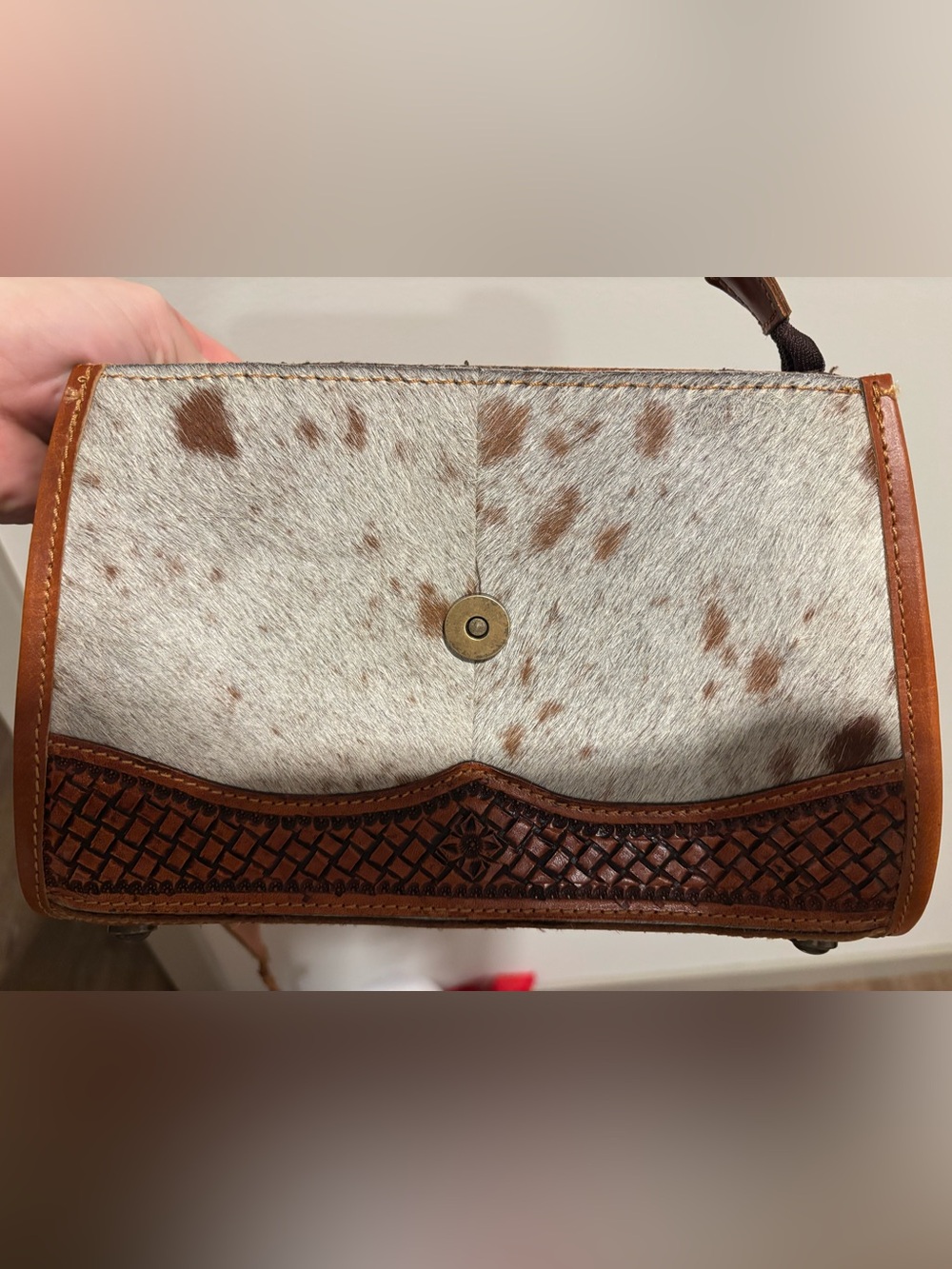 Western Linens Handcrafted Leather and Cow Hide Purse - Picture 6 of 7